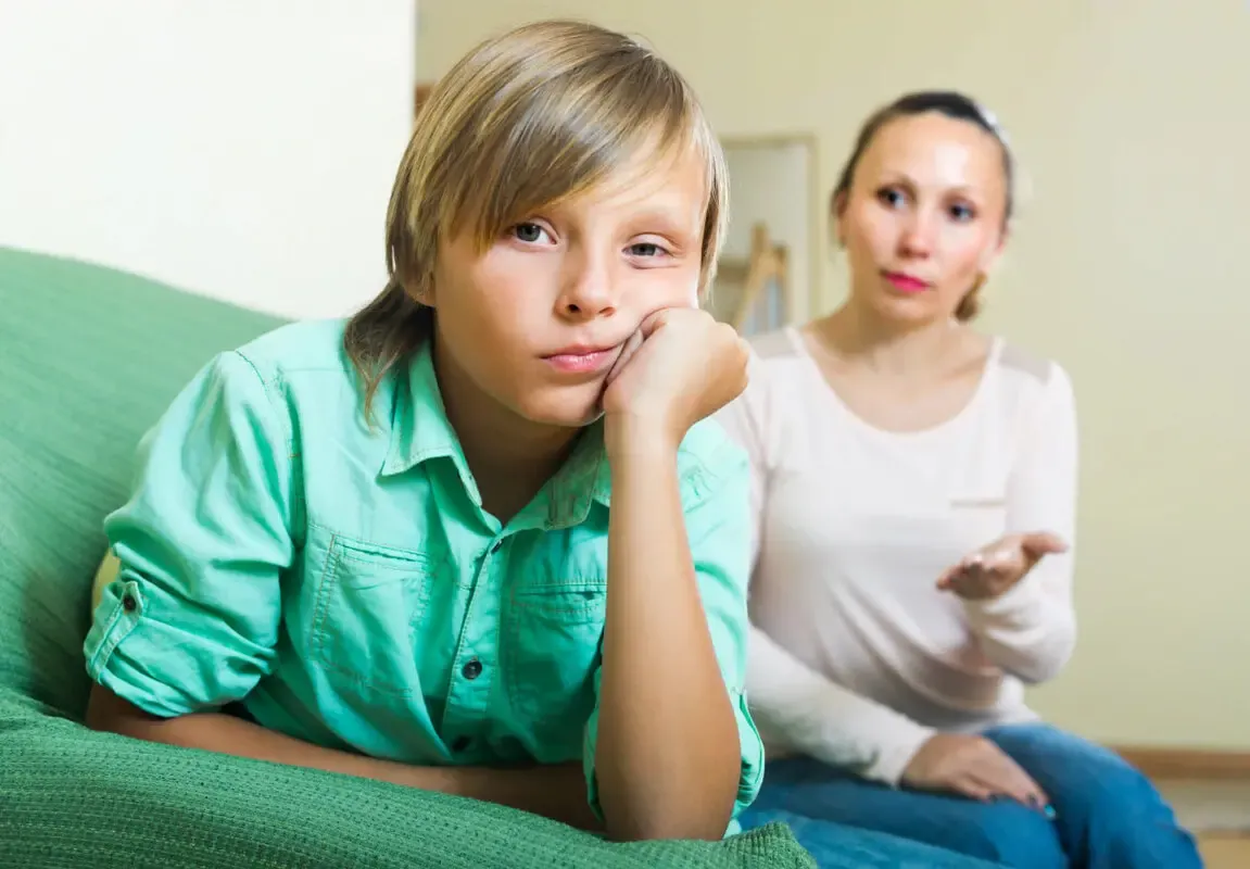 وقتی کودک حسودی می‌کند چه کنیم؟